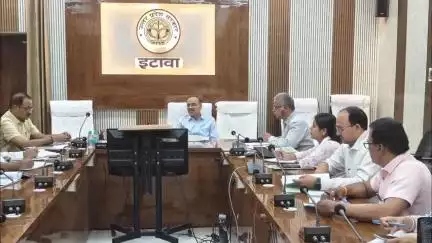 इटावा: कलेक्ट्रेट सभागार में डीएम की अध्यक्षता में रानी लक्ष्मीबाई बालिका आत्मरक्षा प्रशिक्षण की समीक्षा बैठक आयोजित की गई