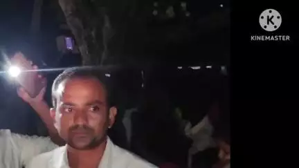 कुढ़नी: कुढ़नी प्रखंड में पीपल के पेड़ में फूल निकलने पर ग्रामीणों की लगी लंबी कतार