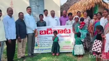 కథలాపూర్: విద్యార్థులను ప్రభుత్వ పాఠశాలల్లోనే చేర్పించాలి:HM రవి కుమార్