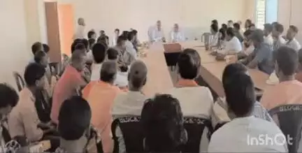 चांदवा: चकला कोल ब्लॉक से प्रभावित रैयतों और हिंडालको प्रबंधन के साथ एसडीओ ने की बैठक