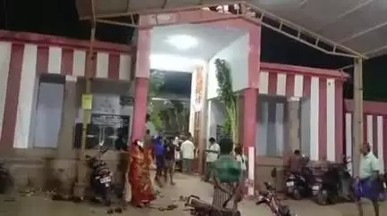 அருப்புக்கோட்டை: பாளையம்பட்டியில் ஸ்ரீ வேணுகோபால சுவாமி திருக்கோவிலில் வைகாசி வசந்த விழாவை முன்னிட்டு திருக்கல்யாண வைபவம் நிகழ்ச்சி நடைபெற்றது