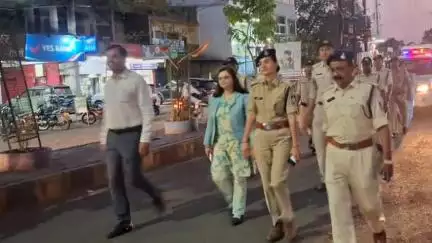चौरई: ईद पर्व को लेकर चौरई नगर में प्रशासनिक अधिकारियों ने सुरक्षा व्यवस्था का जायजा लिया