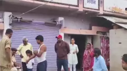 गोड्डा: गोड्डा के अंबेडकर नगर में बंद कमरे में लगी आग, टला बड़ा हादसा