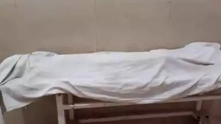 फतेहपुर: गाजीपुर के मुशेनगर हथेमा में घर की छत डालते समय 11 हजार वोल्ट की लाइन के करंट की चपेट में आकर राजगीर गंभीर रूप से झुलसा