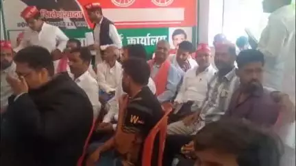 गौरीगंज: गौरीगंज स्थित सपा कार्यालय में विधानसभा चुनाव से पहले संगठन को मजबूत करने में जुटी सपा पार्टी