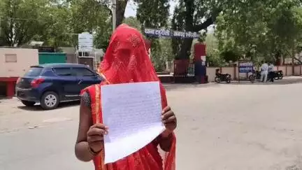 टेहरोली: थाना क्षेत्र टहरौली में देर रात घर में आहट सुन जागी महिला के साथ हुई छेड़खानी, पुलिस ने नहीं की सुनवाई
