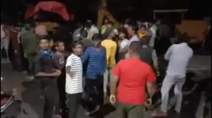 आज़मनगर: आजमनगर: महालदार टोला में ग्रामीण चिकित्सक की लापरवाही से महिला की मौत, ग्रामीणों का आक्रोश प्रदर्शन