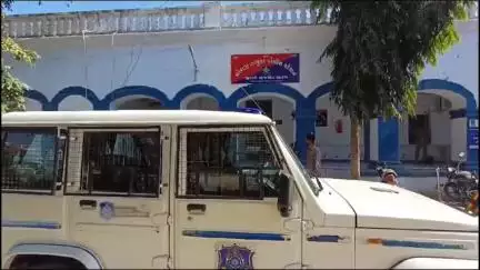 ધોરાજી: ઝાંઝમેર ગામે ધોરાજી તાલુકા પોલીસ દ્વારા જુગારની રેડ કરી છ વ્યક્તિઓને ઝડપી લીધા