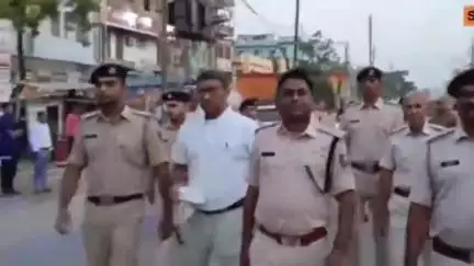 जयनगर: एसडीपीओ विप्लव कुमार के नेतृत्व में जयनगर में निकाला गया फ्लैग मार्च