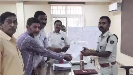 ବଲାଙ୍ଗୀର: ଲକ୍ଷ୍ମୀଜୋର୍ ଥାନା କାର୍ଯ୍ୟକ୍ଷମ କରିବାକୁ ଏସପି ଙ୍କୁ ଭେଟି ଦାବି କଲେ ବଲାଙ୍ଗିର ସହରର ବୁଦ୍ଧିଜୀବି