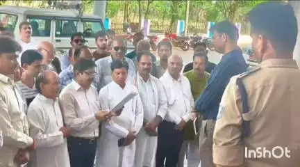 गुना: इंदौर के कारोबारी राजा रघुवंशी की शिलांग में हत्या, रघुवंशी समाज ने गुना प्रशासन को CBI जांच का ज्ञापन दिया