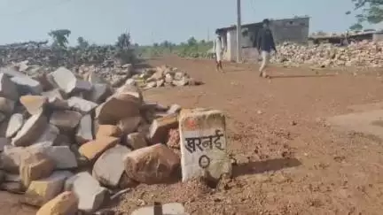 रावतभाटा: सौर ऊर्जा परियोजना की आड़ में डूब विस्थापित बस्सी, श्योपुरिया और खरनई गांवों को दोबारा उजाड़ने की तैयारी #jansamasya ।