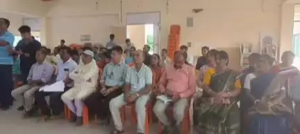 বিলোনিয়া: বিজেপি দক্ষিন জেলা অফিসে বিজেপি দলের কার্যকর্তাদের নিয়ে গুরুত্বপূর্ণ বৈঠক অনুষ্ঠিত হয়, উপস্থিত ছিলেন বিধায়িকা