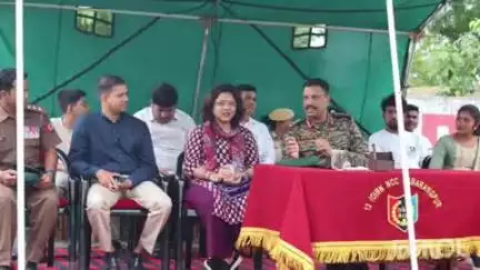 ନବରଙ୍ଗପୁର ପୋଲିସ ଷ୍ଟେସନ: ଇଏମଆରଏସ ହିର୍ଲି ରେ NCC କ୍ୟାଡେଟ୍ସଙ୍କ ଦ୍ୱାରା ସେକ୍ସନ୍ ବ୍ୟାଟେଲ୍ ଡ୍ରିଲ୍ ପ୍ରଦର୍ଶନ
