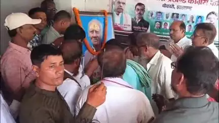 चंदनकियारी: बारकामा गांव में सीढ़ी से फिसलकर कांग्रेस नेता बिरंची माहथा की मौत, पार्टी कार्यालय में श्रद्धांजलि सभा आयोजित की गई