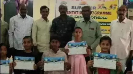 కొవ్వూరు: గ్రంథాలయాలతోనే వ్యక్తిత్వ వికాసం: MEO వెంకటరత్నం