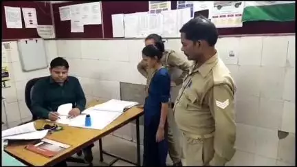 इटावा: सिविल लाइन इलाके के नगला बाबा गांव में पारिवारिक विवाद के चलते भाई-बहन को मारपीट कर घायल किया, पुलिस जांच में जुटी है