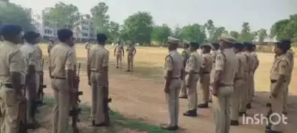 बैकुंठपुर: कोरिया के पुलिस अधीक्षक ने बैकुंठपुर पुलिस लाइन में जनरल परेड का किया निरीक्षण