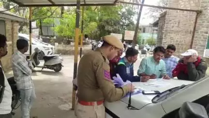 आबू रोड: माउंट आबू के माचगांव में एक युवक ने फांसी का फंदा लगाकर आत्महत्या की, सूचना पर पुलिस पहुंची और शव को मोर्चरी में रखवाया