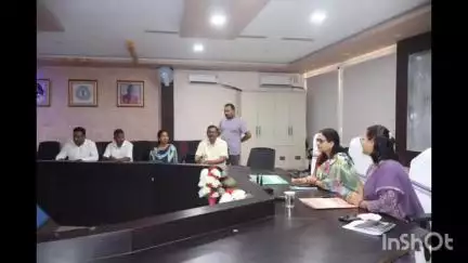 सिमडेगा: सिमडेगा समाहरणालय में जिला आपूर्ति विभाग द्वारा संचालित कल्याणकारी योजनाओं की समीक्षा बैठक हुई