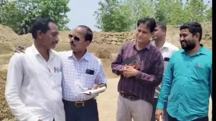ନୂଆପଡା: ଜିଲ୍ଲାପାଳଙ୍କ ଫରସରା ଗ୍ରାମପଞ୍ଚାୟତ ଗସ୍ତ, ବିଭିନ୍ନ ଉନ୍ନୟନ କାର୍ଯ୍ୟର ସମୀକ୍ଷା