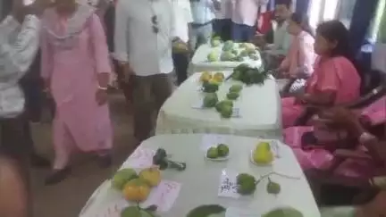 नोआमुंडी: प्रखंड कार्यालय के सभागार में आम उत्सव सह बागवानी मेला का आयोजन किया गया