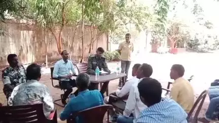 गोइलकेरा: मानकी-मुंडा की नियुक्ति को लेकर गोईलकेरा थाना में हुई बैठक, अधिकारियों ने दिए दिशा-निर्देश