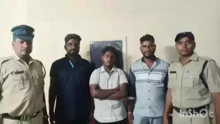 వరంగల్ రైల్వే స్టేషన్ ప్రాంతంలో ఆత్మహత్యకు ప్రయత్నించిన రాజు అనే వ్యక్తిని కాపాడిన జి ఆర్ పి మరియు ఆర్పిఎఫ్ సిబ్బంది