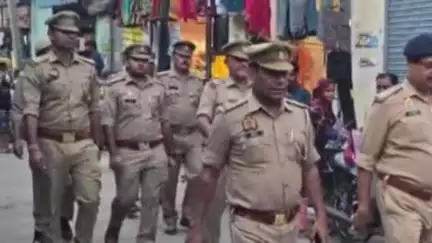 कोल: अलीगढ़ में आगामी त्योहार के मद्देनज़र पुलिस ने विभिन्न क्षेत्रों में किया पैदल गश्त, चलाया चेकिंग अभियान