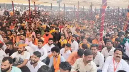 महाड: दुर्गराज रायगडावर शिवराज्याभिषेक दिन मोठ्या जल्लोषात साजरा
रायगडावर शिवप्रेमींची प्रचंड गर्दी