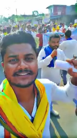सूरजपुर जिला मुख्यालय में स्थानीय भर्ती को लेकर आम सभा व रैली निकालकर ज्ञापन सौंपा गया