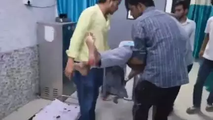 जहानाबाद: तीनेरी के पास चाय पी रहे युवक को स्कूटी ने मारी टक्कर, चार युवक गंभीर रूप से घायल