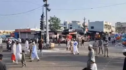 నిర్మల్: నిర్మల్ జిల్లా వ్యాప్తంగా భక్తిశ్రద్ధలతో బక్రీద్ పండుగను ఘనంగా నిర్వహించిన ముస్లిం సోదరులు