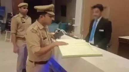 मुरादाबाद: एसएसपी के आदेश पर देर रात होटल और ढाबों पर चलाया गया चेकिंग अभियान, लोगों के उड़ गए होश