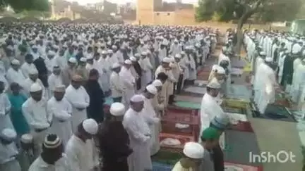 औरैया: शहर के जमालशाह में ईद उल अजहा पर्व पर मुस्लिम समुदाय ने अल्लाह की इबादत कर अमन व चैन की दुआ मांगी