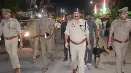 अकबरपुर: पुलिस अधीक्षक ने बकरीद त्यौहार के दृष्टिगत कस्बा अकबरपुर में पैदल गश्त की, दिए आवश्यक दिशा-निर्देश