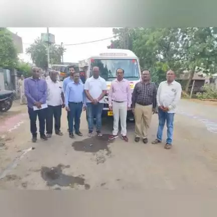 आरोग्य विभाग,
 जिल्हा परिषद जळगाव.
 माननीय जिल्हा आरोग्य अधिकारी डॉक्टर सचिन भायेकर सर यांचे श्री संत मुक्ताई दिंडी प्रस्थान सोहळ्याला भेट.
