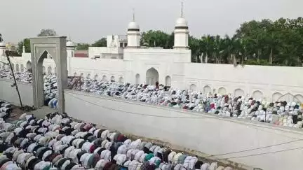 बुरहानपुर नगर: बुरहानपुर: सिंधी बस्ती स्थित शाही ईदगाह पर ईद उल अजहा की नमाज अदा हुई, हजारों लोग हुए शामिल
