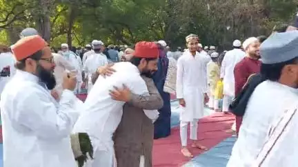 मैनपुरी: मैनपुरी ईदगाह में कड़ी सुरक्षा के बीच ईद-उल-अजहा की नमाज कराई गई, संपन्न