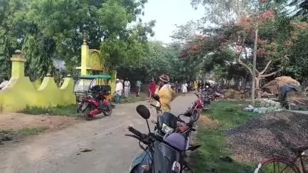 ভাতার: ভাতারের বিভিন্ন গ্রামে ঈদুল আযহার নামাজ পালিত হল নির্দিষ্ট সময়ে