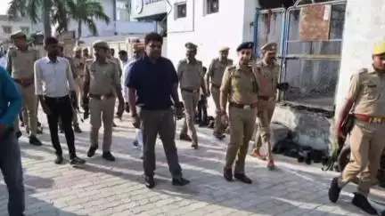 नौगढ़: डीएम ने बकरीद पर्व पर थाना सिद्धार्थनगर में पुलिस अधीक्षक के साथ सुरक्षा व्यवस्था का लिया जायजा