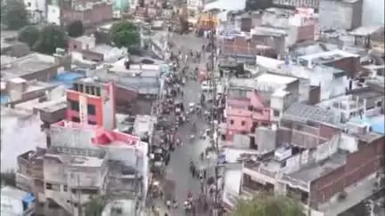 गोंडा: बकरीद त्यौहार पर जिले की सभी मस्जिदों में शांतिपूर्ण नमाज अदा की जा रही है, ड्रोन कैमरे से हो रही है निगरानी