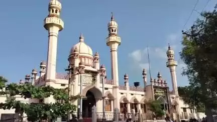 அகஸ்தீஸ்வரம்: இளங்கடை பாபா ஹாசிம் பள்ளிவாசல் மைதானத்தில் இஸ்லாமியர்கள் பக்ரீத் தொழுகையில் ஈடுபட்டனர்