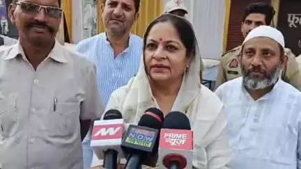मुरादाबाद: समाजवादी पार्टी की सांसद रुचि वीरा ने ईदगाह में पहुंचकर मुस्लिम समुदाय के लोगों से की मुलाकात