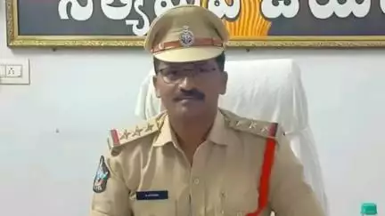 పత్తికొండ: మండలంలో సారా తరలిస్తున్న వ్యక్తిని పట్టుకొని అరెస్ట్ చేసిన పోలీసులు