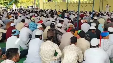 పెద్దపల్లి: సుల్తానాబాద్ పట్టణంలో బక్రీద్ పండుగ సందర్భంగా ప్రత్యేక ప్రార్థనలు చేసిన మైనార్టీ నాయకులు మైనార్టీ సోదరులు