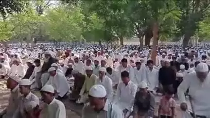 प्रतापगढ़: प्रतापगढ़ जनपद में शांतिपूर्ण तरीके से संपन्न हुई बकरीद की नमाज, प्रशासन के डीएम और एसपी लेते रहे जायजा