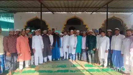 परसा: ईद-उल-अजहा पर्व पर परसा में प्रशासन की चौकसी, शांतिपूर्ण माहौल में अदा की गई नमाज
