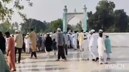 सलोन: बेवली गांव में ईद उलअजहा की नमाज शांतिपूर्ण तरीके से संपन्न हुई, देश में सुख-शांति बनाए रखने की अपील की गई