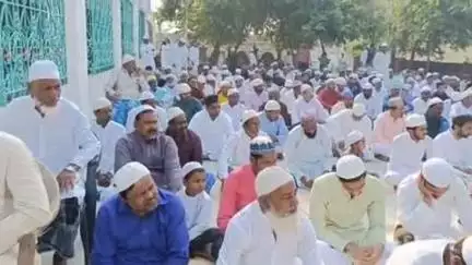जामताड़ा: जामताड़ा के विभिन्न ईदगाहों में बकरीद की नमाज अदा की गई, सुरक्षा व्यवस्था रही चौकस